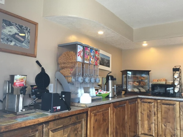 Oakhurst Lodge image 10