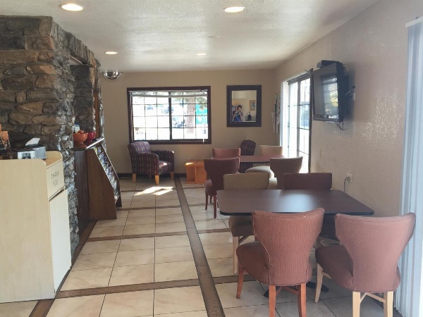 Oakhurst Lodge image 12