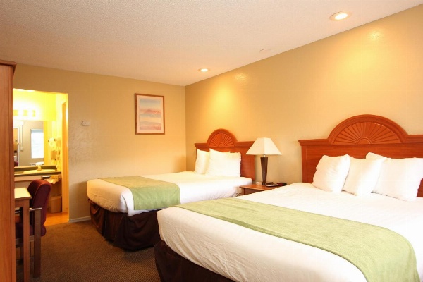 Oakhurst Lodge image 6