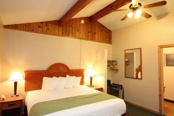 Oakhurst Lodge Main image
