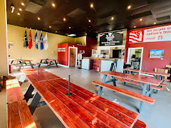 Restaurant near Oakhurst Lodge